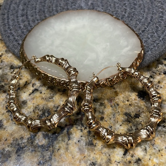 Urban Outfitters Gold Oversized Bamboo Hoops - Picture 7 of 8